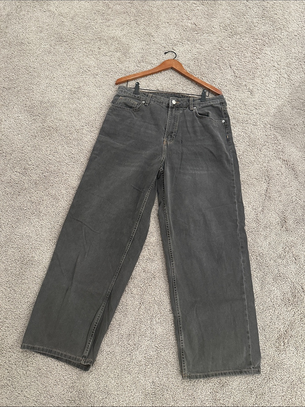 Divided Women's Relaxed Wide-Leg Jeans in Gray